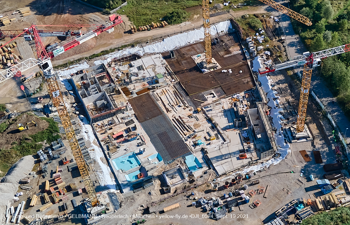 19.09.2021 - Aktuelle Luftbilder aus dem Alexisquartier und Pandion Verde in Neuperlach in München